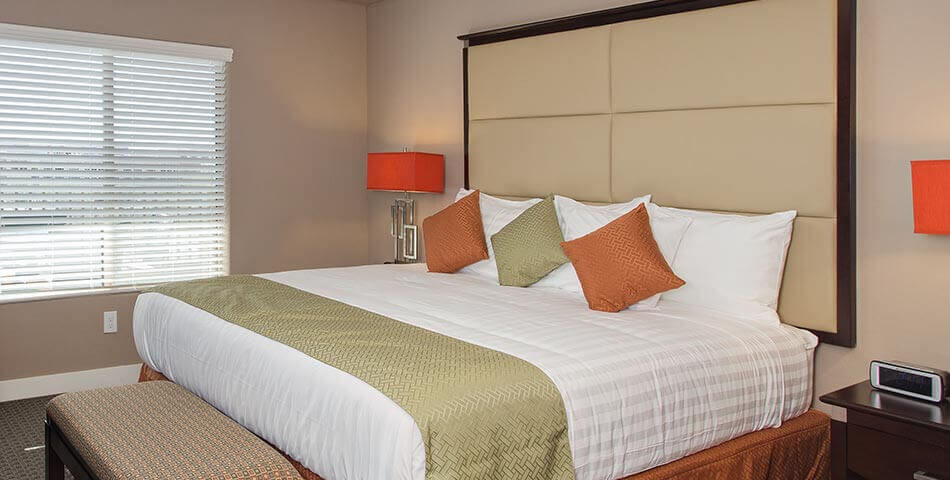 2 Bedroom Phoenix Condos - kitchen