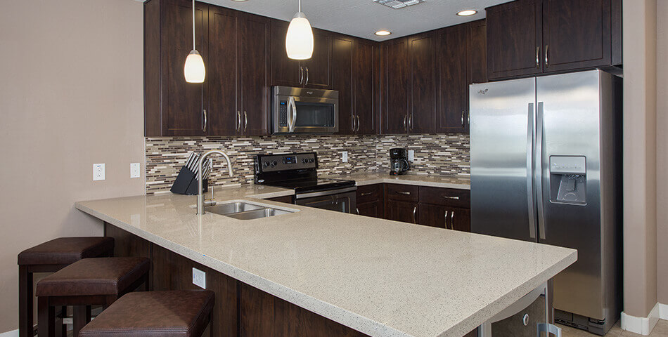 2 Bedroom Condo Rentals in Phoenix - living room