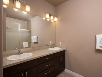 condos for rent in phoenix - master bath room