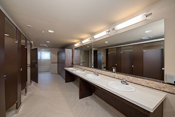 Condo Rentals in Phoenix - restroom